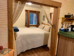 Lodging at Mount Rainier ~ Roslea's Suite